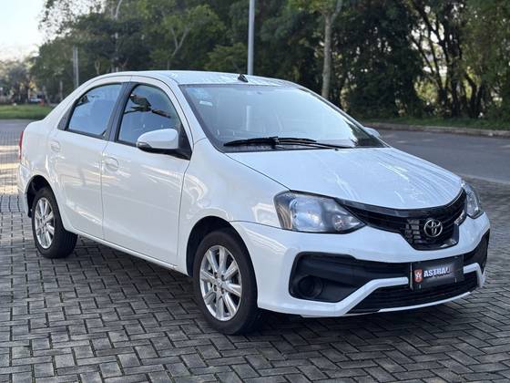 TOYOTA ETIOS 1.5 X PLUS 16V FLEX 4P AUTOMÁTICO TOYOTA ETIOS 1.5 X PLUS 16V FLEX 4P AUTOMÁTICO